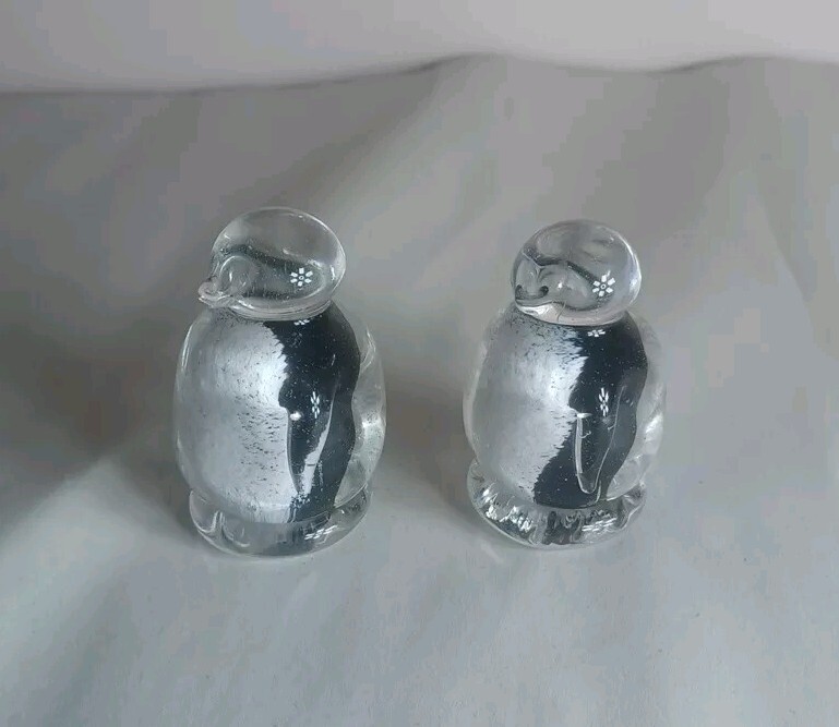 Set Of 2 Penguin Art Glass Miniature Paperweight Figurine Clear Black White 2”