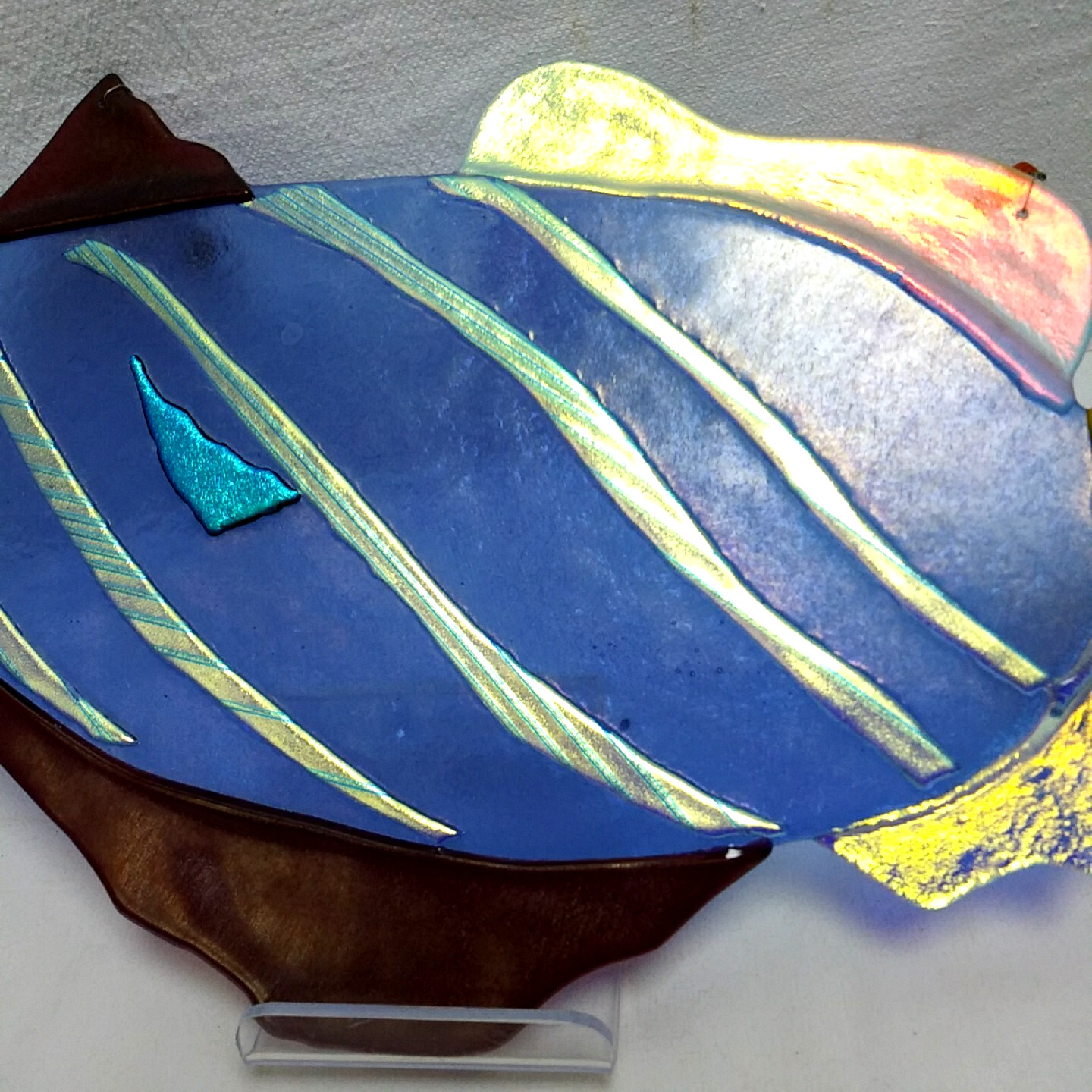 Handmade Iridescent Fused Glass Art Fish Suncatcher Window Wall Hanging 13″
