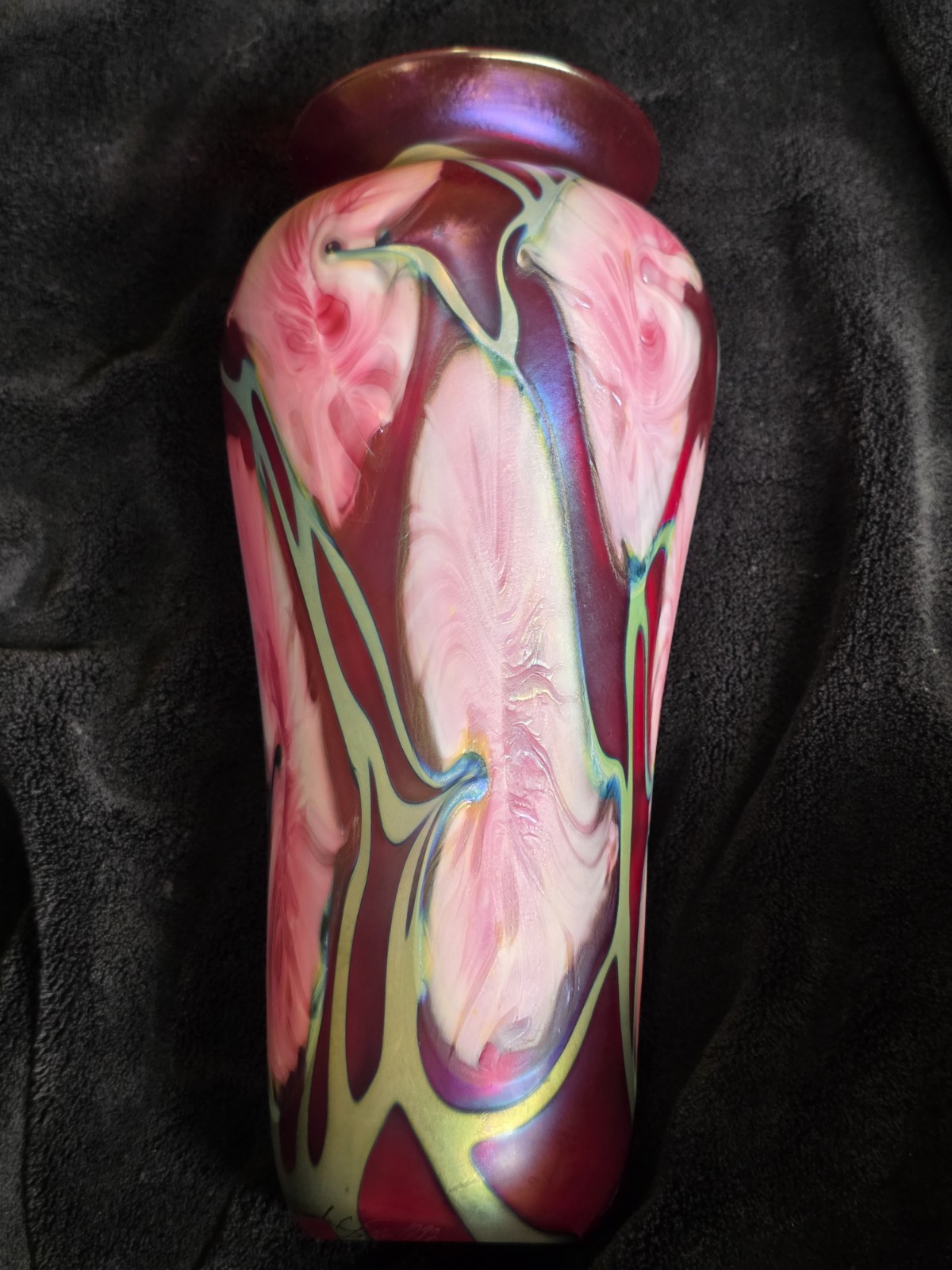 * Gorgeous JOHN LOTTON Signed 1992 Iridescent 10.5″ Art Glass Vase
