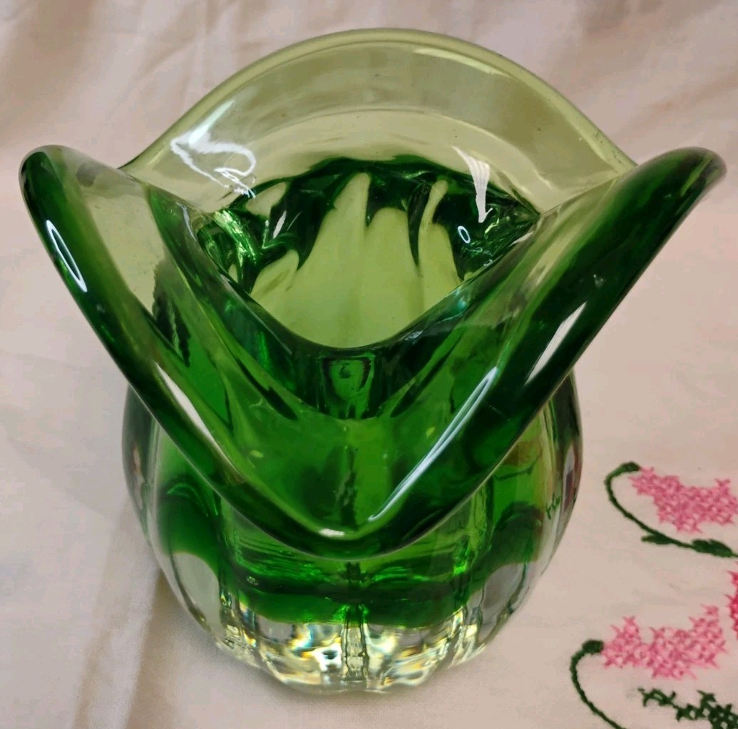 Vintage 1965 Blenko #6513 Green Scalloped Rim Joel Meyers Art Glass Vase Vibrant