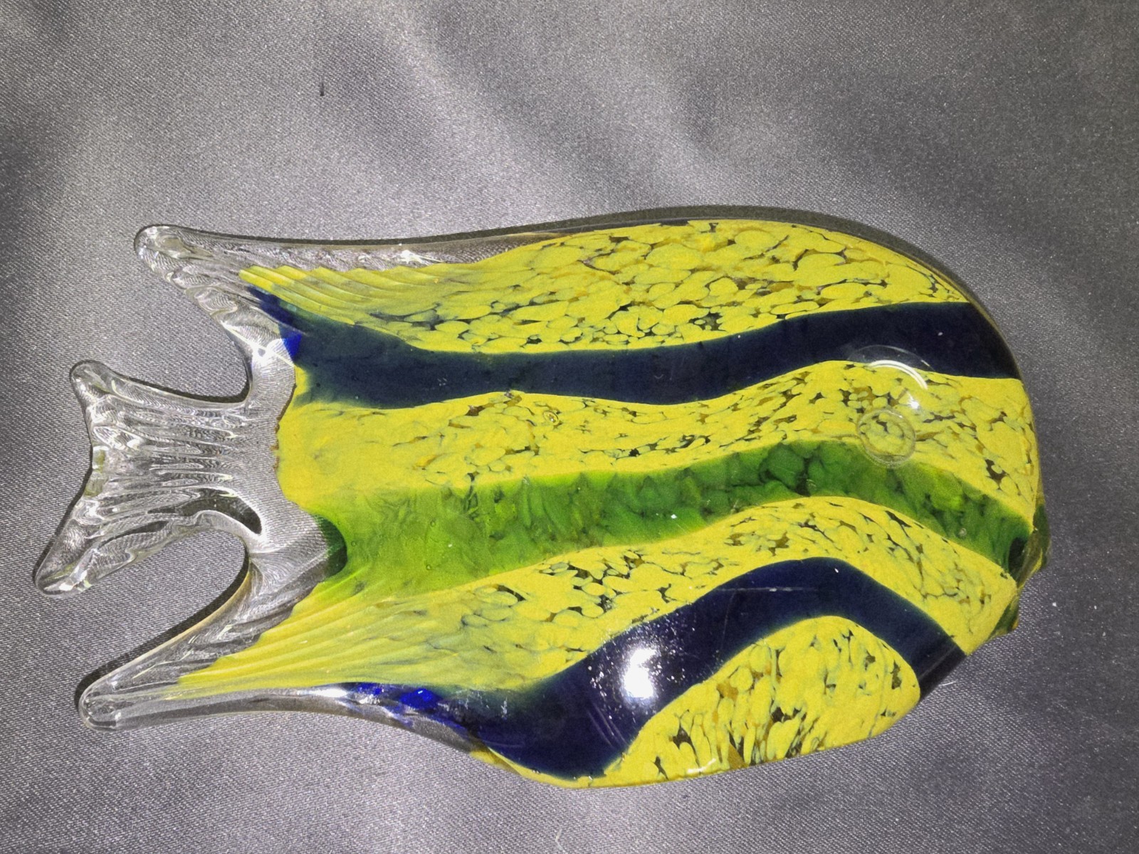 Three Fish Themed Blown Glass Paperweights 5lb, 2lb. & 1lb (6,7,&5″)