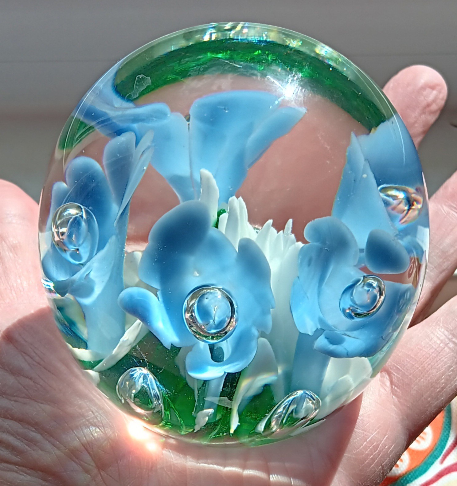 St. Clair – Blue Trumpet Flowers Art Glass Paperweight 1978 Controlled Bubbles