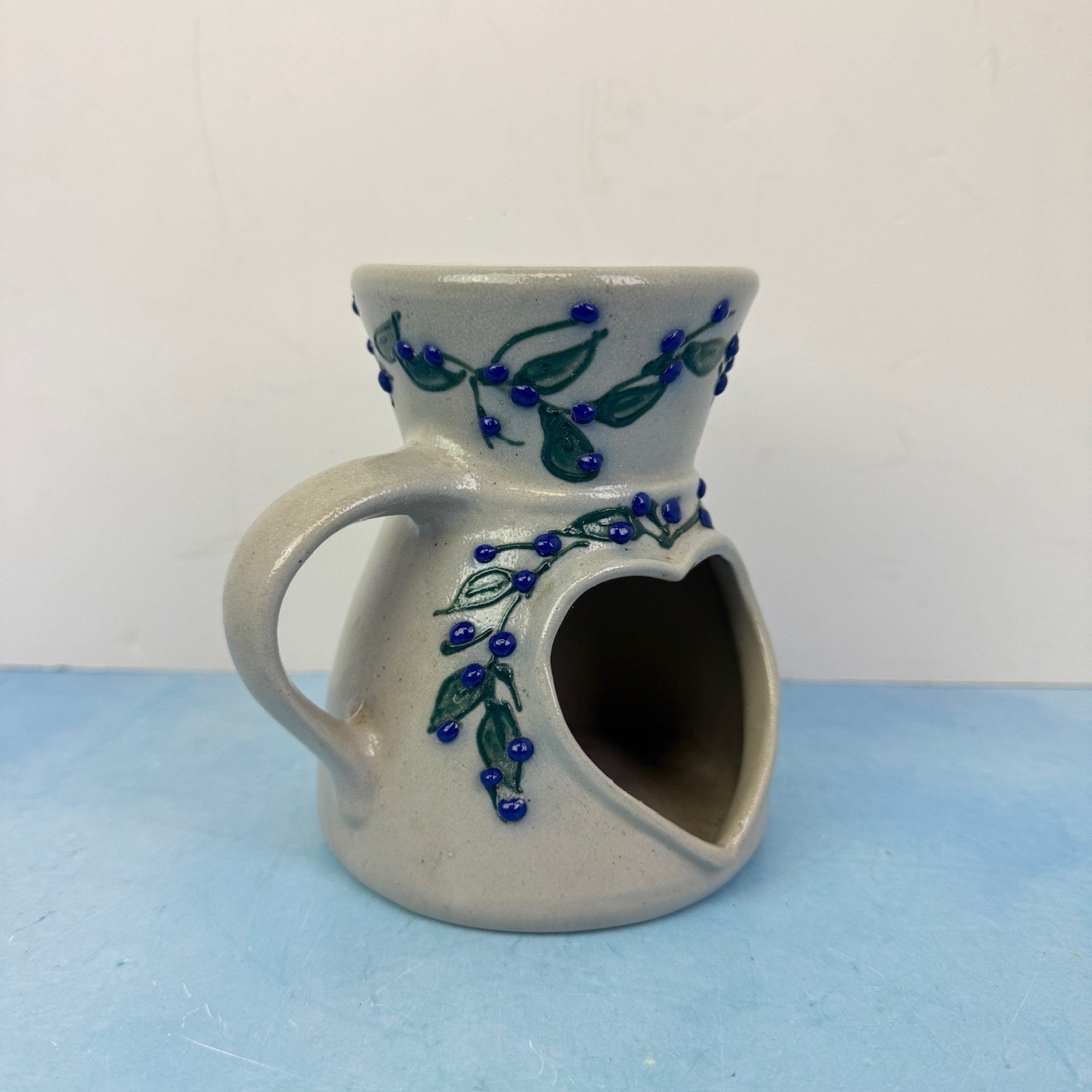 Salmon Falls Pottery Wax Melter Heart Shape Opening Handle Blueberry Vine Design