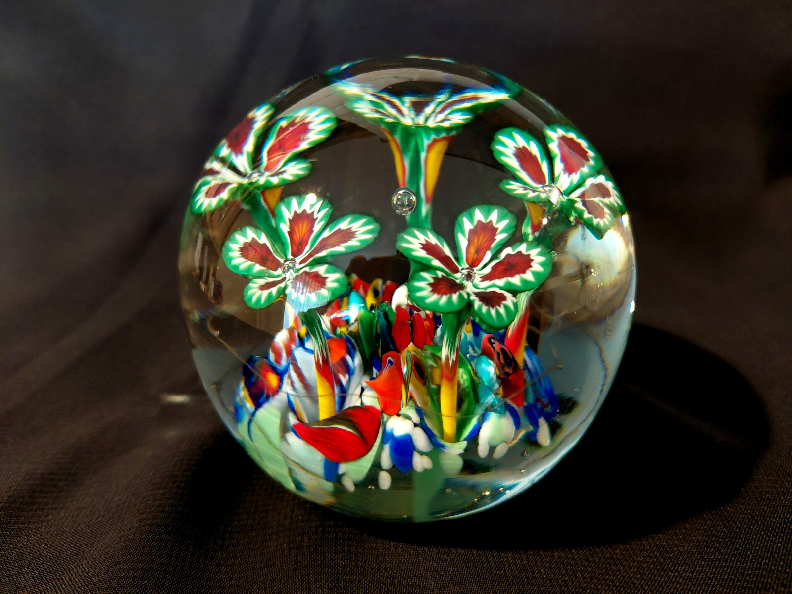 Vtg Bicentennial Stamped Floral / Sprouting Flower / Trumpet Paperweight 2 3/4″