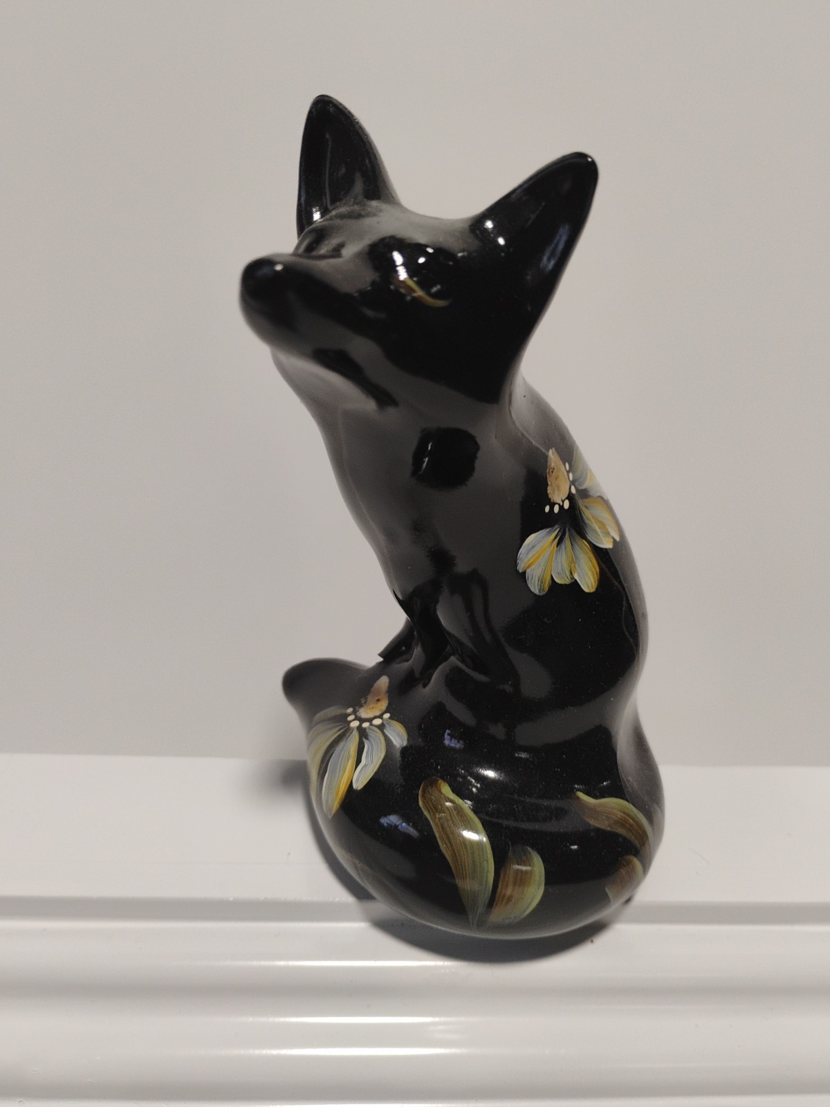 FENTON BLACK FOX ART GLASS FIGURINE HAND PAINTED SIGNED J POWELL 4.75″H