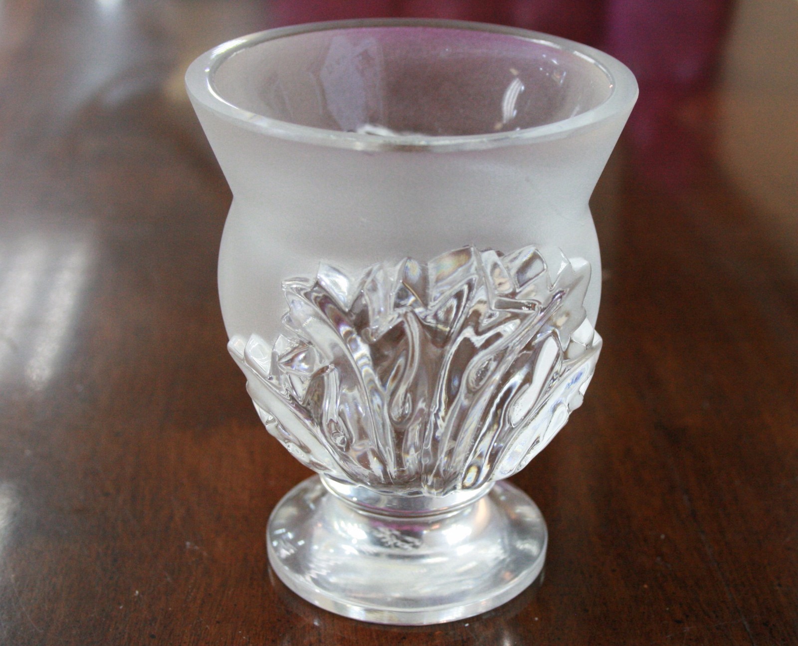 LALIQUE Satin Crystal ST.CLOUD VASE WITH ACANTHUS LEAVES Signed France Glass