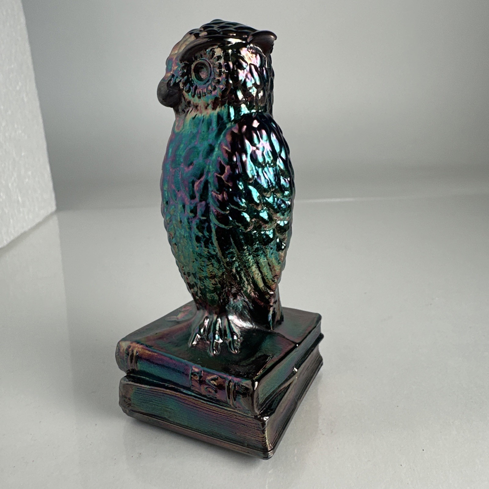 VINTAGE DEGENHART GLASS OWL DARK COBALT CARNIVAL RAINBOW FIGURINE RARE COLOR