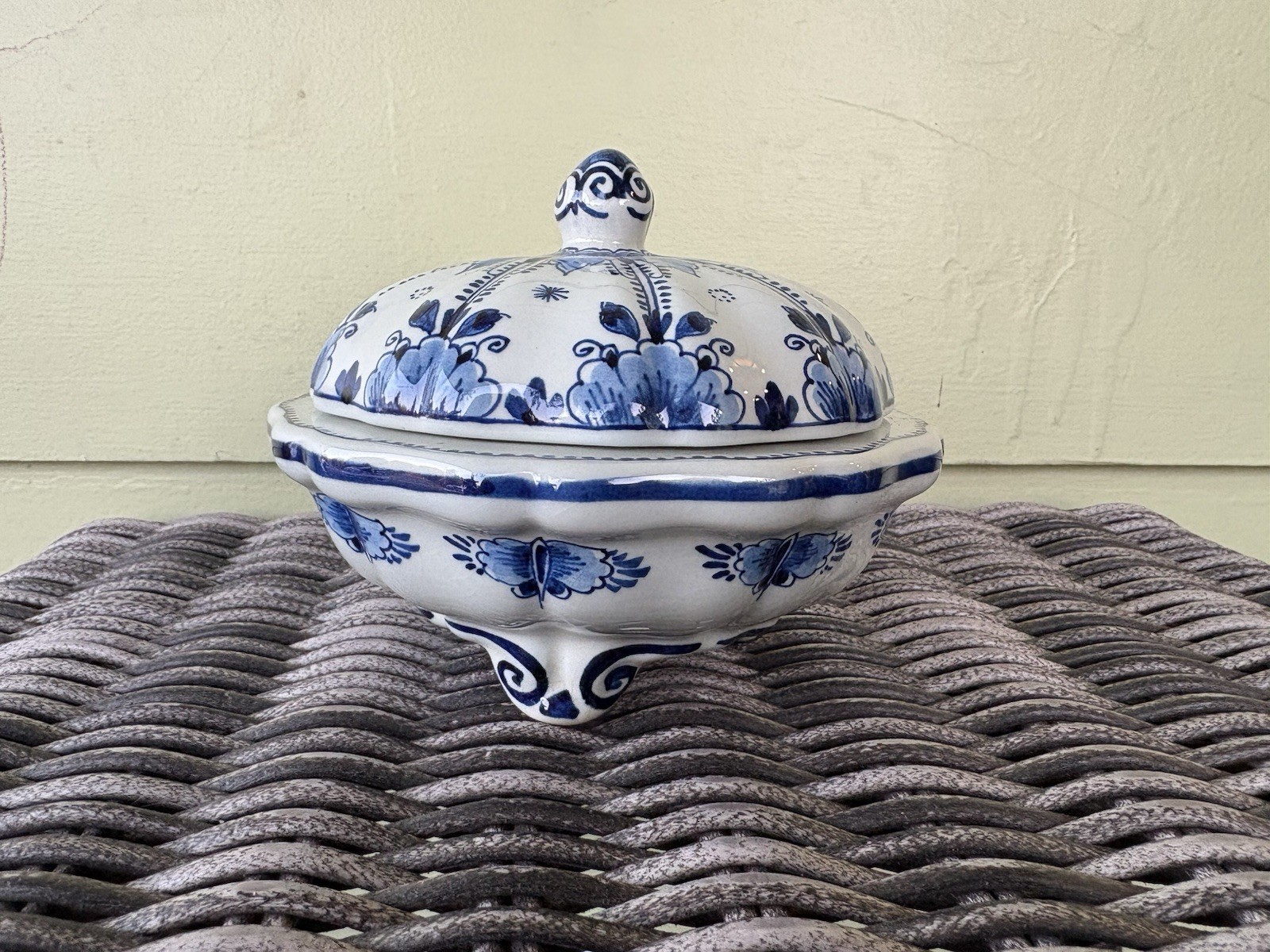 Royal Delft De Porceleyne Fles Lidded Candy Trinket Box Bonbonniere