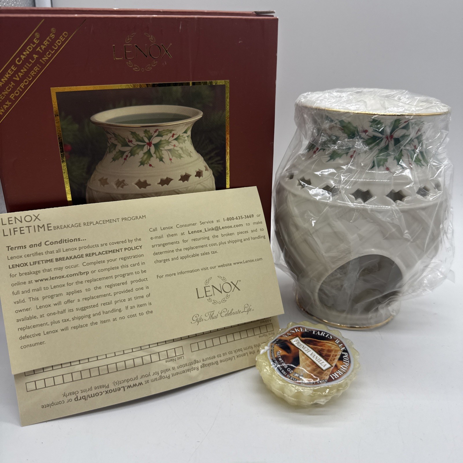 Lenox “HOLIDAY” Fragrance Warmer with French Vanilla Tart 6” Candle Christmas