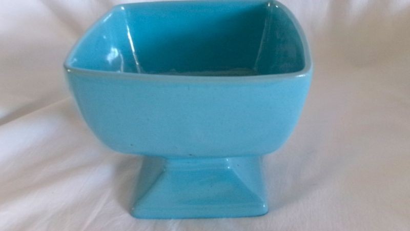 VTG MID CENTURY MOD FRANKOMA GRACETONE ROBIN EGG BLUE PEDESTAL PLANTER VASE 23A