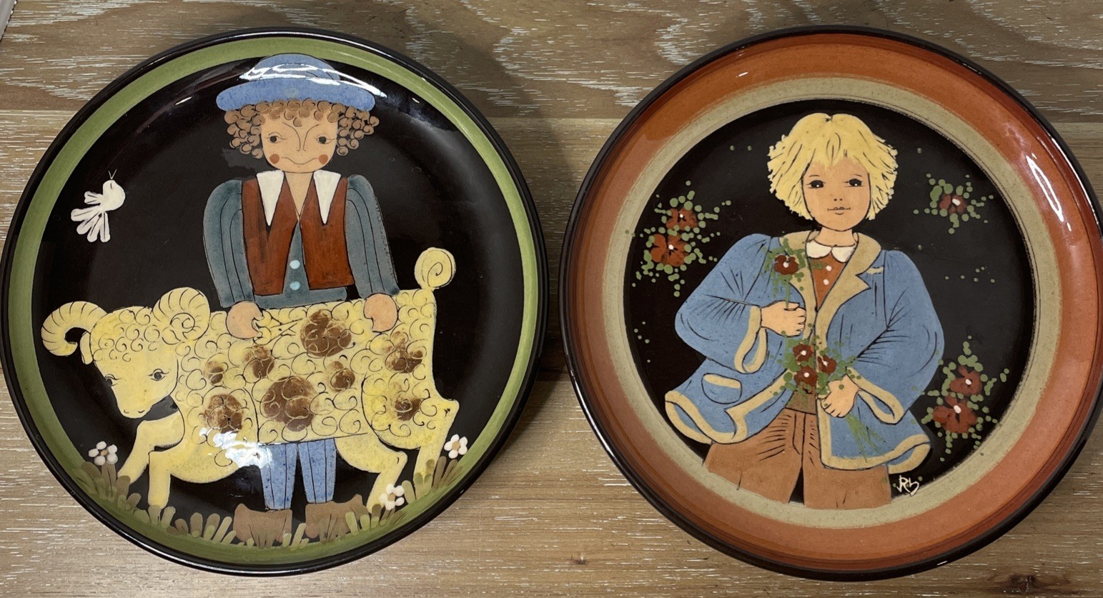 Signed Handarbeit Swiss Folk Art Pottery Hanging Plate Pair Decor