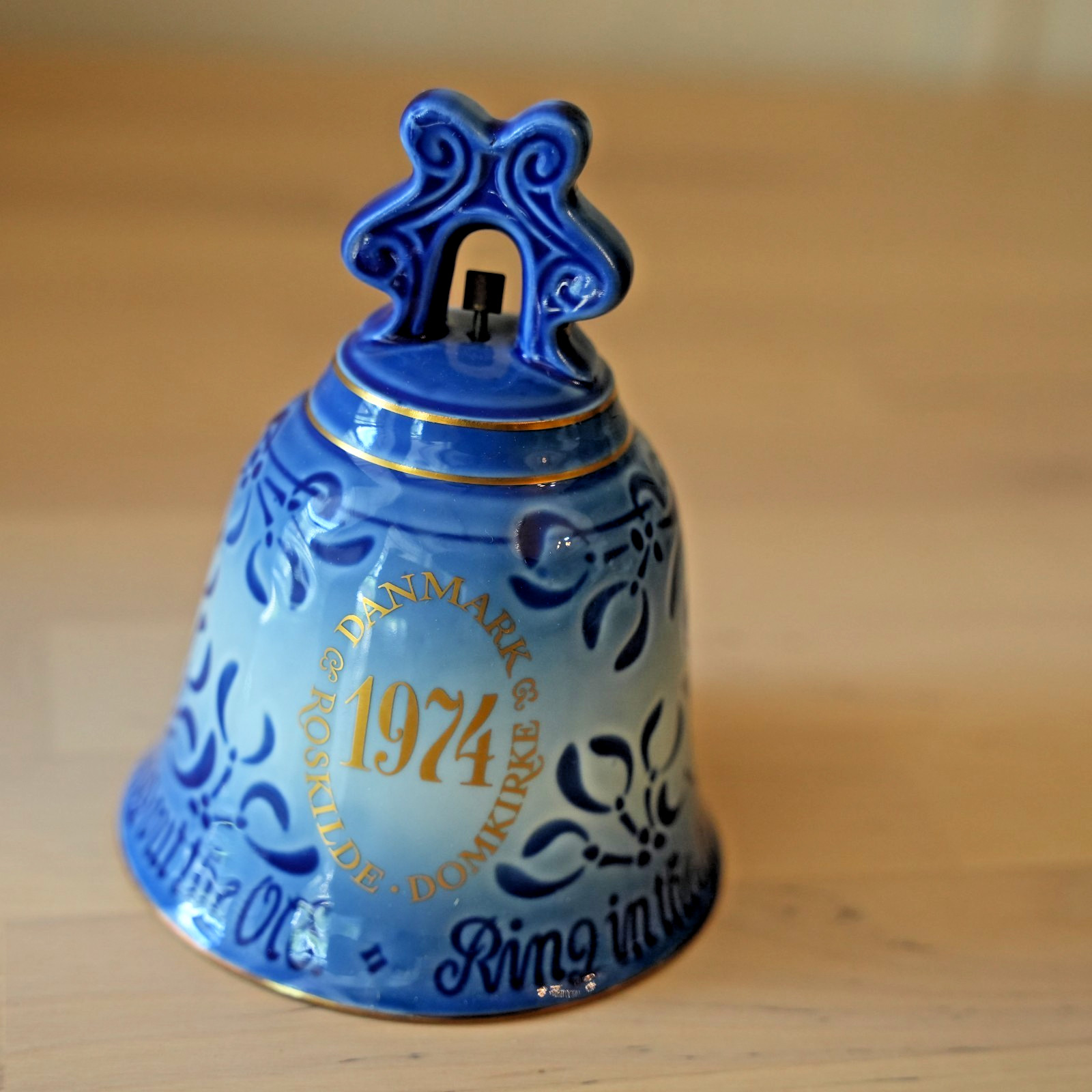 BING & GRONDAHL COPENHAGEN PORCELAIN Bell 1974 Danmark Roskilde Domkirke