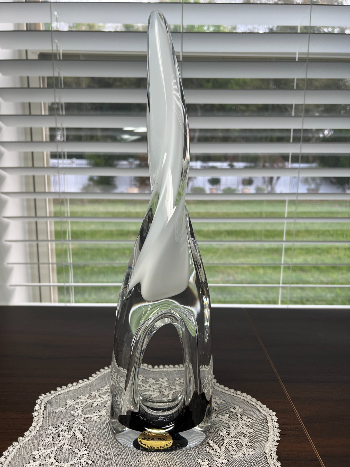 ADAM JABLONSKI ART GLASS HANDBLOWN POLAND SIGNED SCULPTURE 15.75″ WHITE BURGUNDY