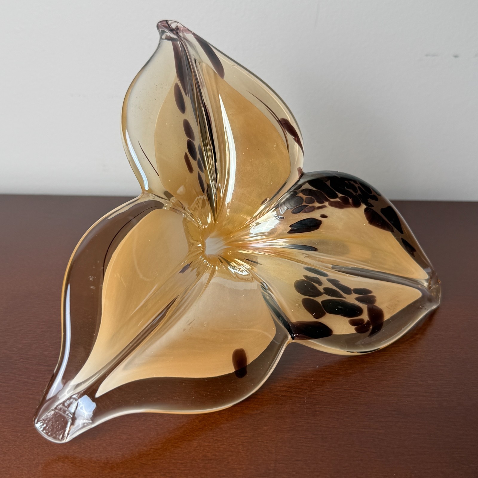 Murano Style Hand Blown Art Glass 3-Petal Flower Spiral Stem Amber Brown Sculptu