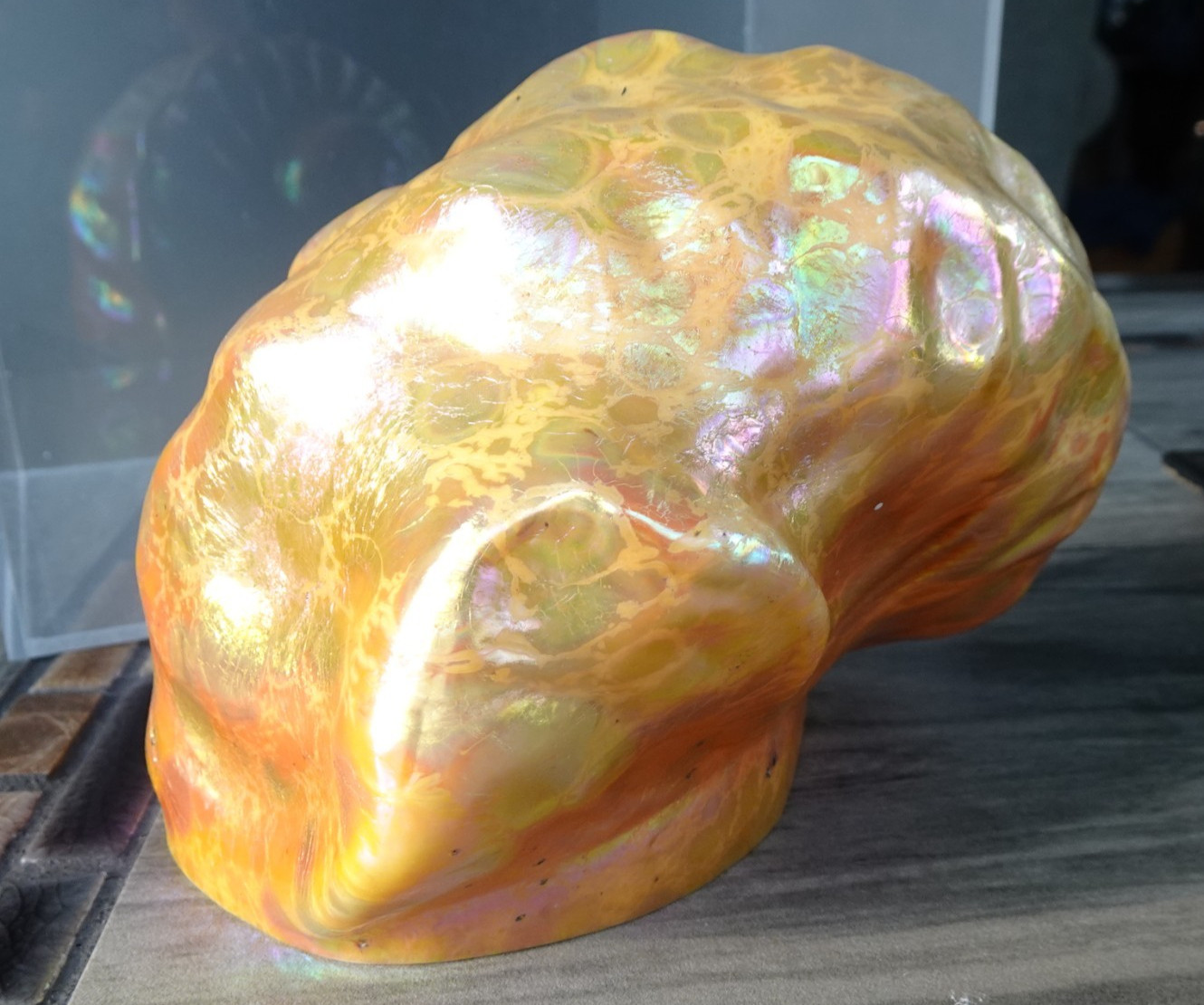 Signed Orient & Flume Glass Snail Shell Ocean Figurine Spotted Iridescent 1979