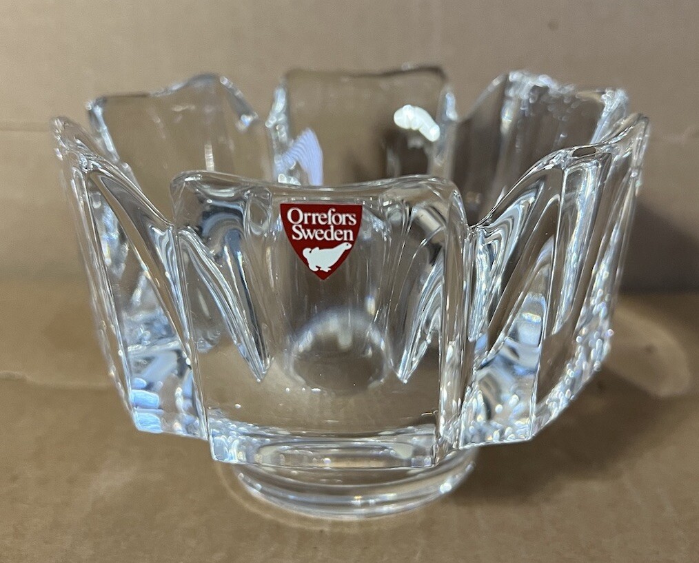 Vntg Signed Orrefors Crystal Glass Sweden 6 Panel Scalloped Top Design Bowl Vase