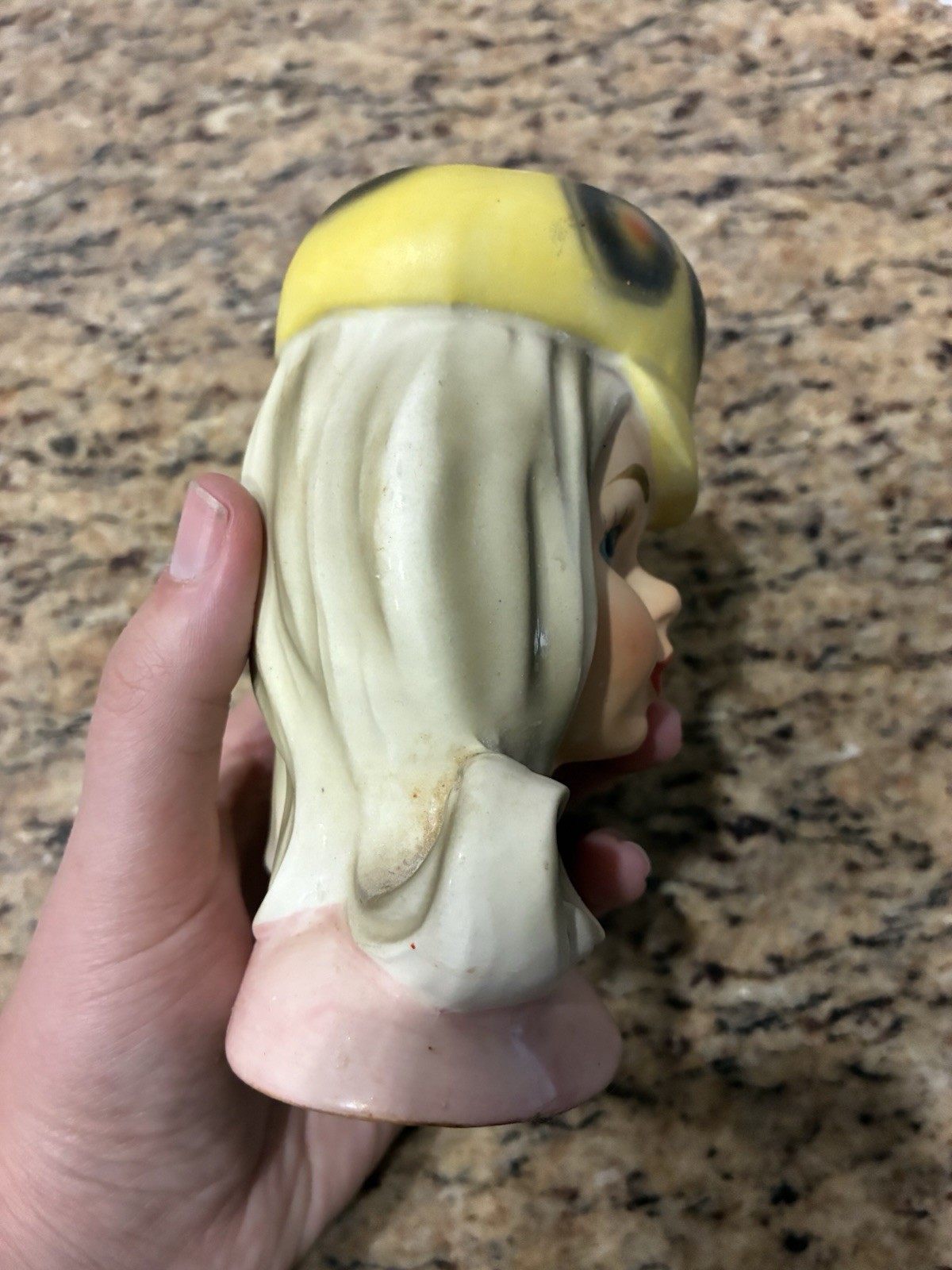 WEAR/SCUFFS – VINTAGE 5-3/8″ ENESCO LEOPARD HAT MOD WOMAN HEAD VASE HEADVASE