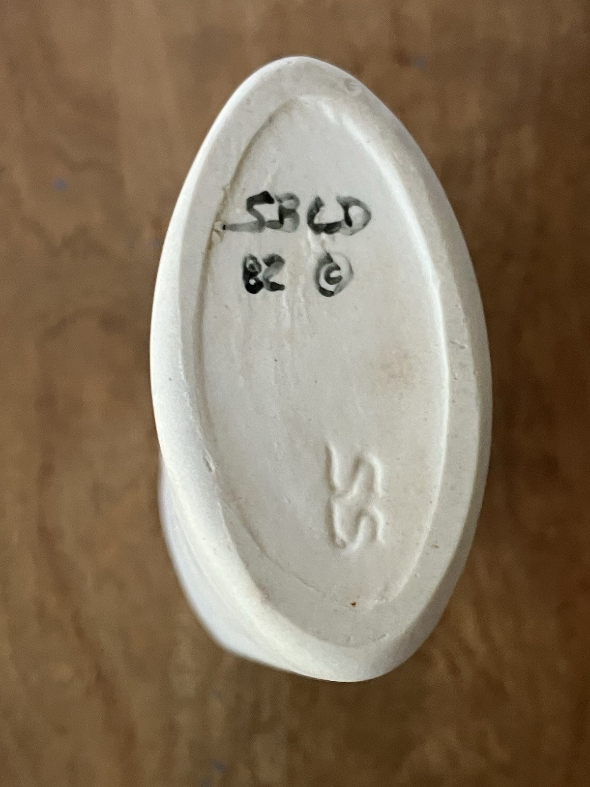 Santa Barbara Ceramic Design Vase Unusual Daffodil Embossed Flat White SBCD