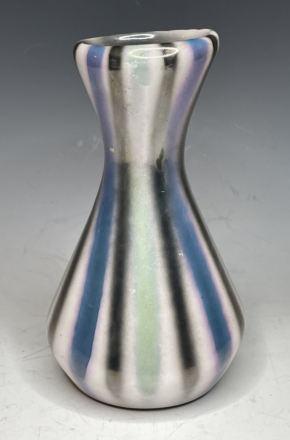 5 3/8″ Vintage Hungarian Pottery Keramia Iparmuvesz Budapest HSZ Stripe Vase