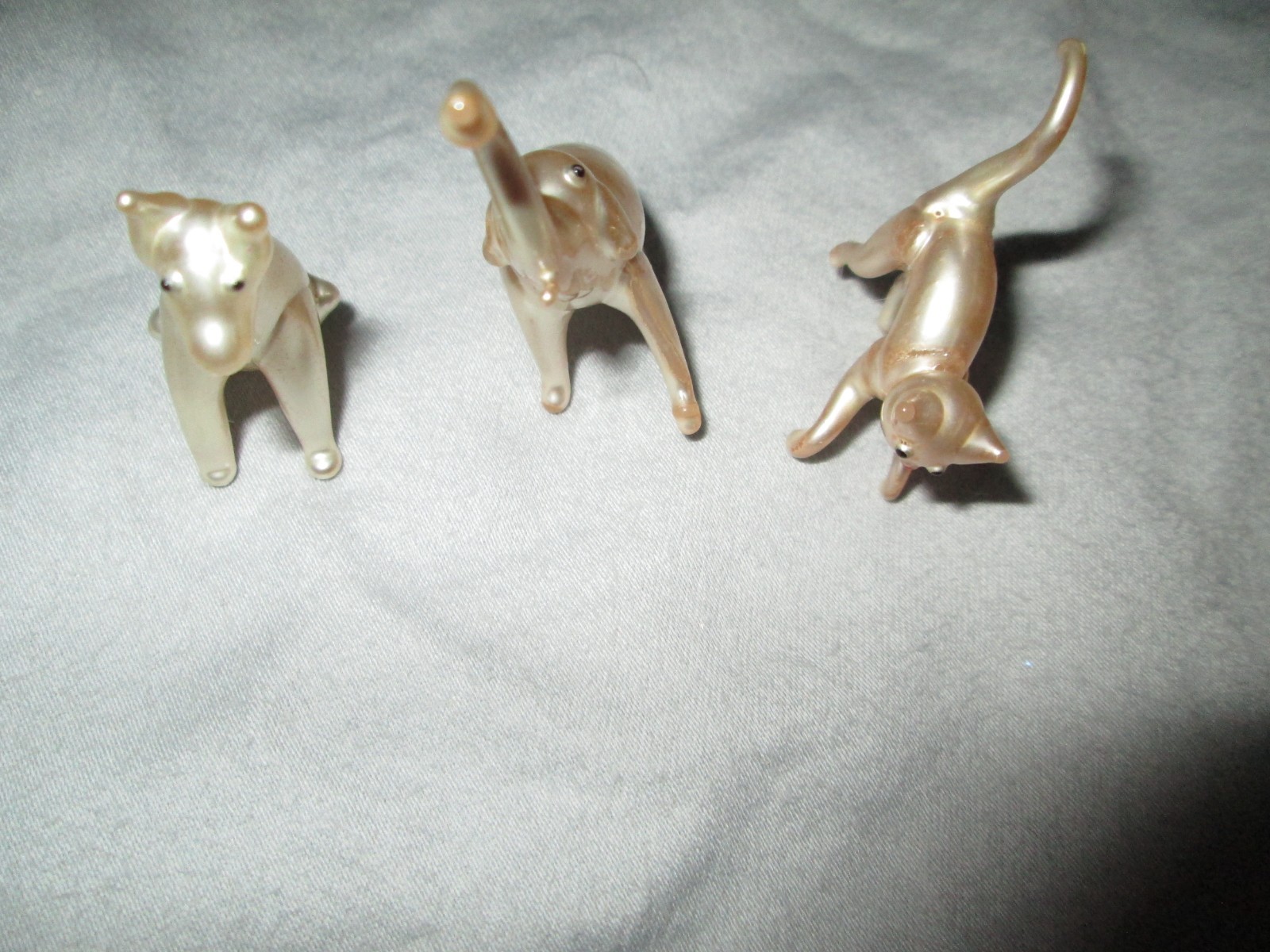 Hand Blown Glass Ivory Color Animals VTG 1 1/2 iNCHES Lot of 3 Dog Cat Eleph