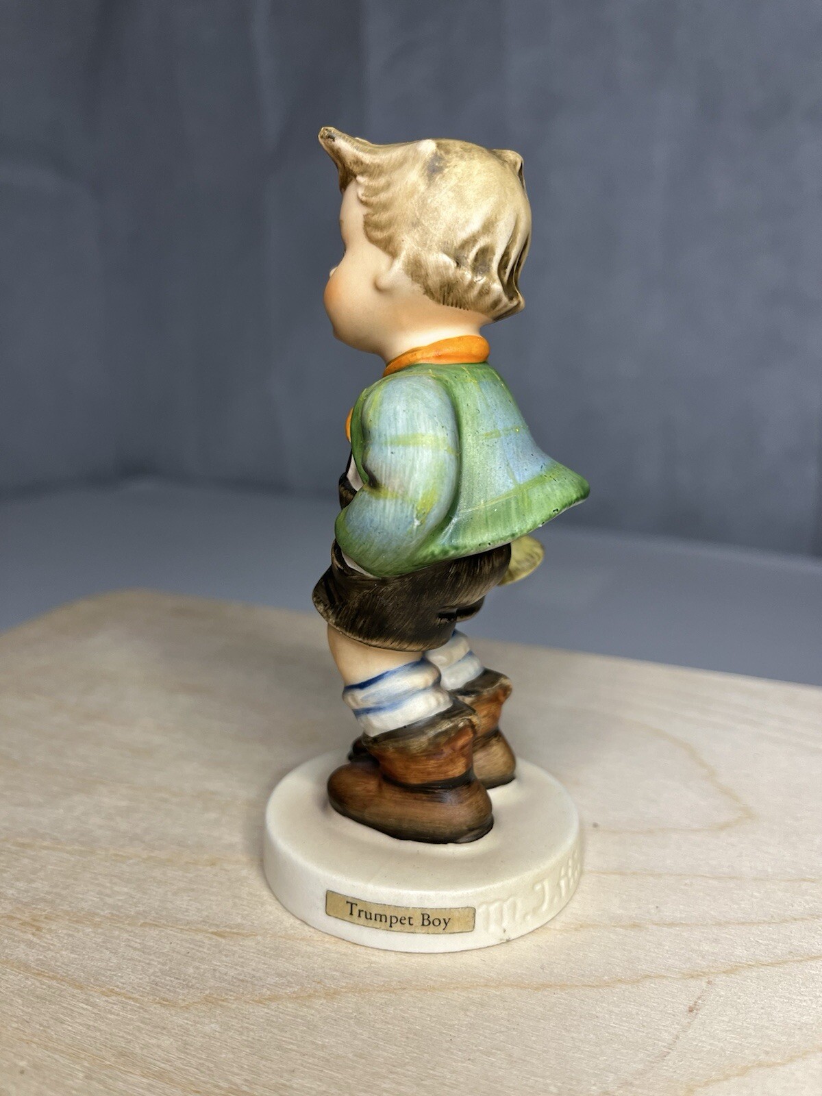 Bumblebee Figure 97 The little Musikant 4 5/8in 1 choice. Many Pics!