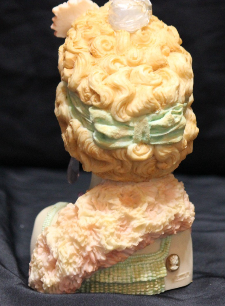 Cameo Girls Lady Head Vase Eve 1926 “Flapper Fatale” LV – 001 2000 Edition