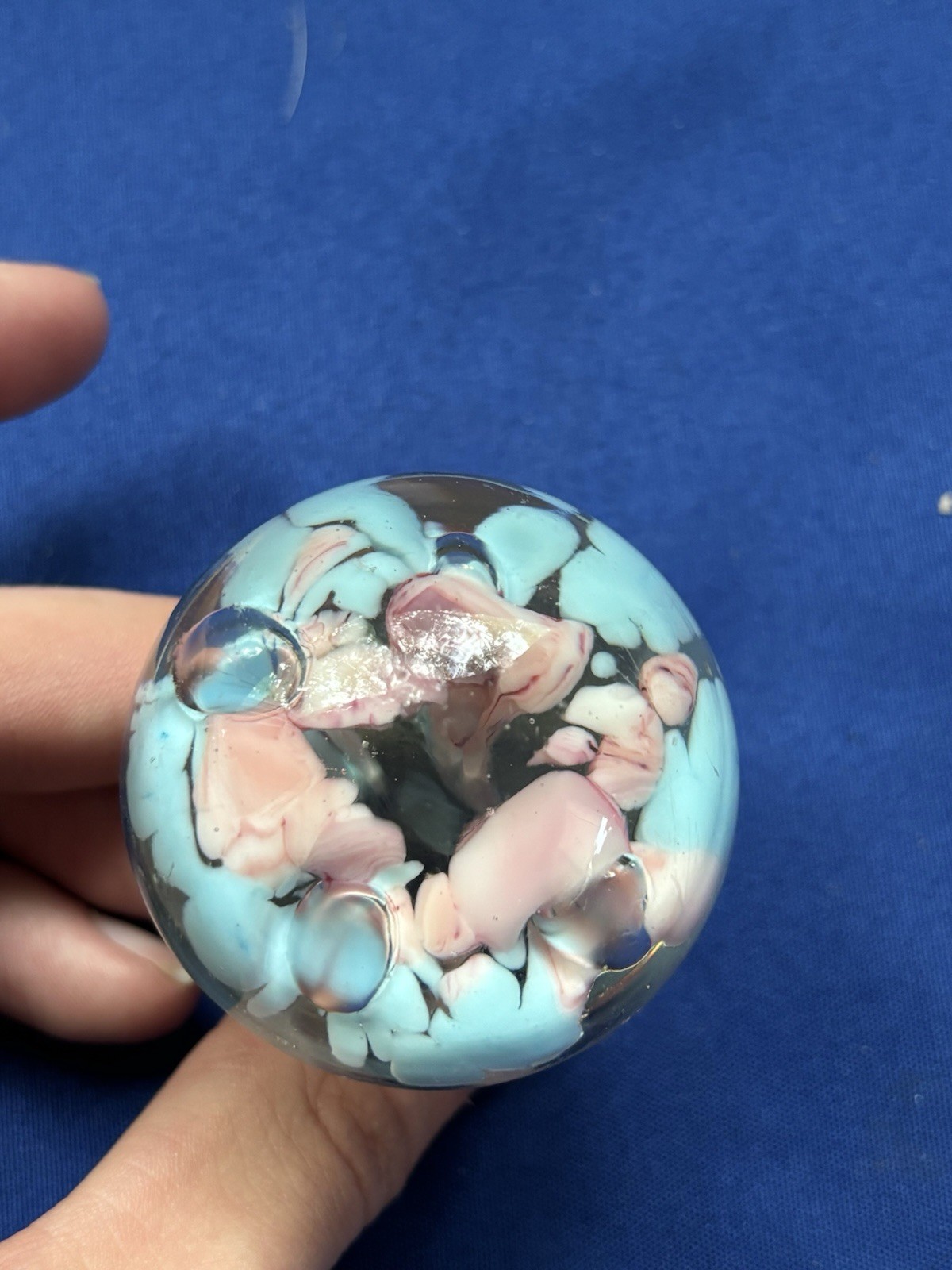Vintage Art Glass PINK & BLUE Flowers Bottle Stopper Round 2 x 2 1/4″ Blue Base