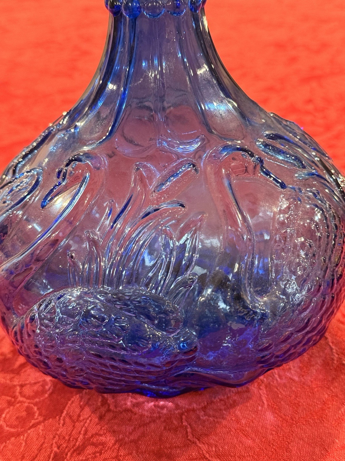 Amazing Vintage Fenton Royal Blue Swan Pond Vase Embossed Signed Ex Condition