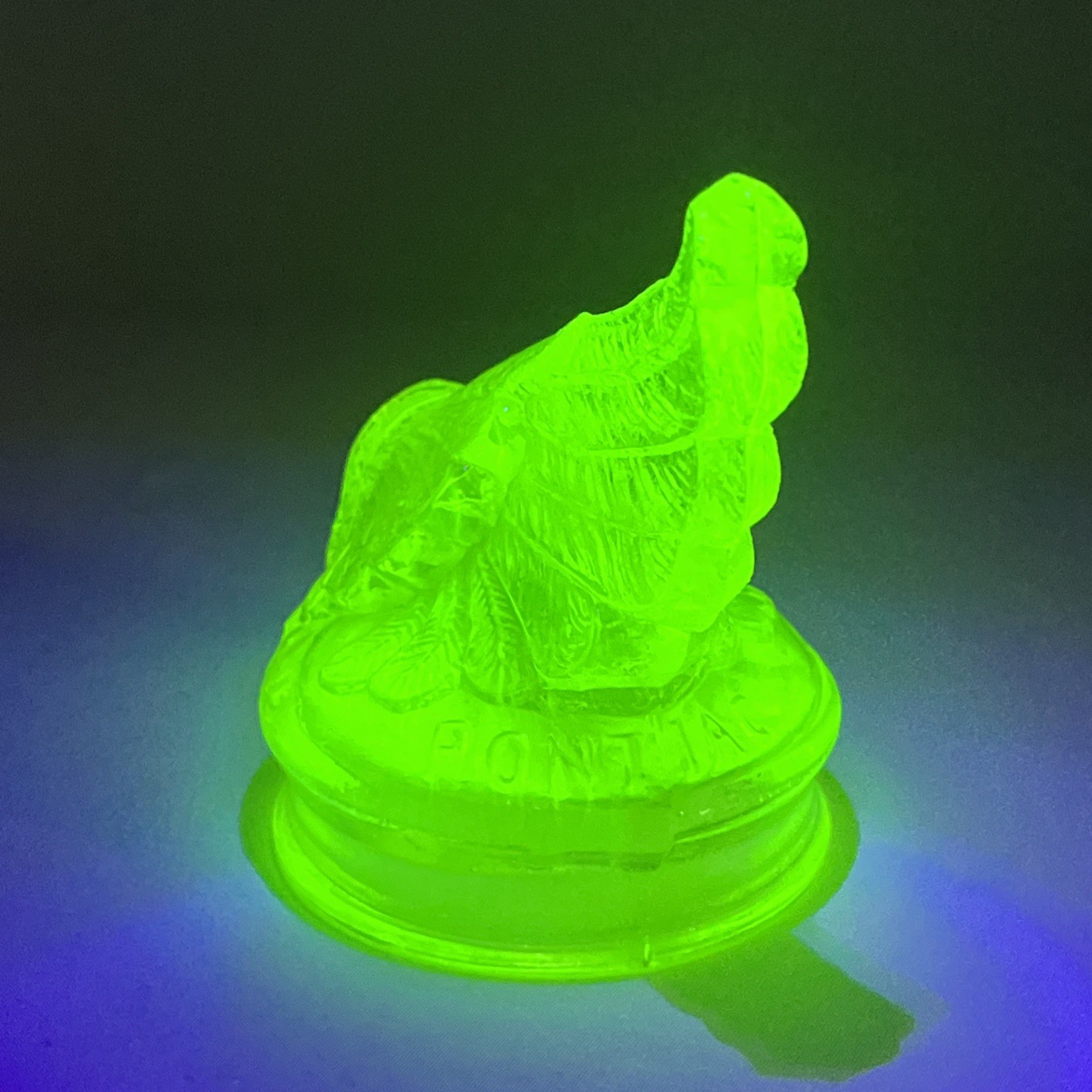 Boyd’s Glass Indian Chief Head UV Uranium 1981 Hood Ornament