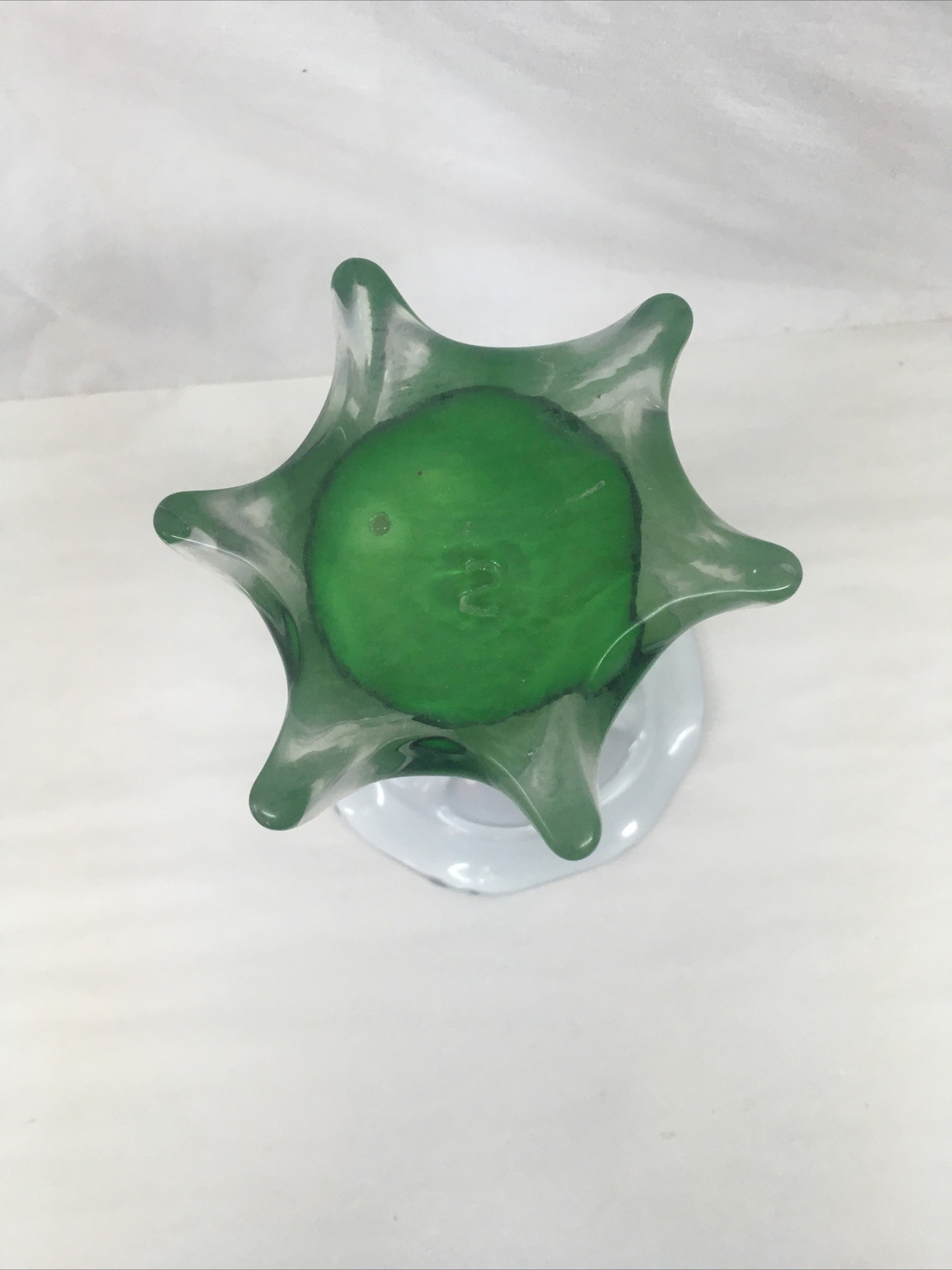Green White Swirl Vase Blown Art Glass Tulip Ruffled Edge 10” x 5.75″