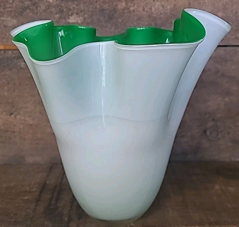Gorgeous Designs China Ruffled Glass Vase – Green & White Cased Art Glass EUC