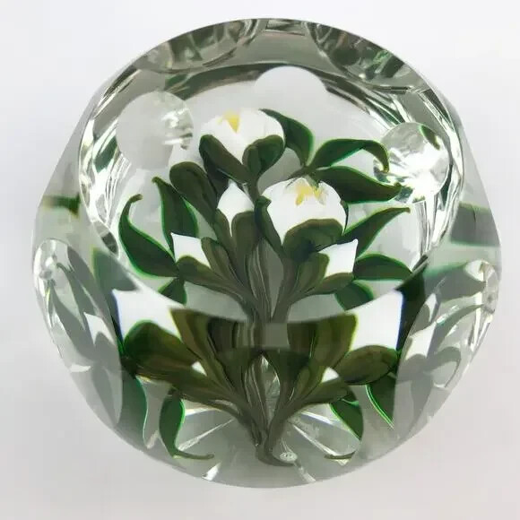 Perthshire 2000G White Bouquet Large Lampwork Flower Faceted Clear Paperweight