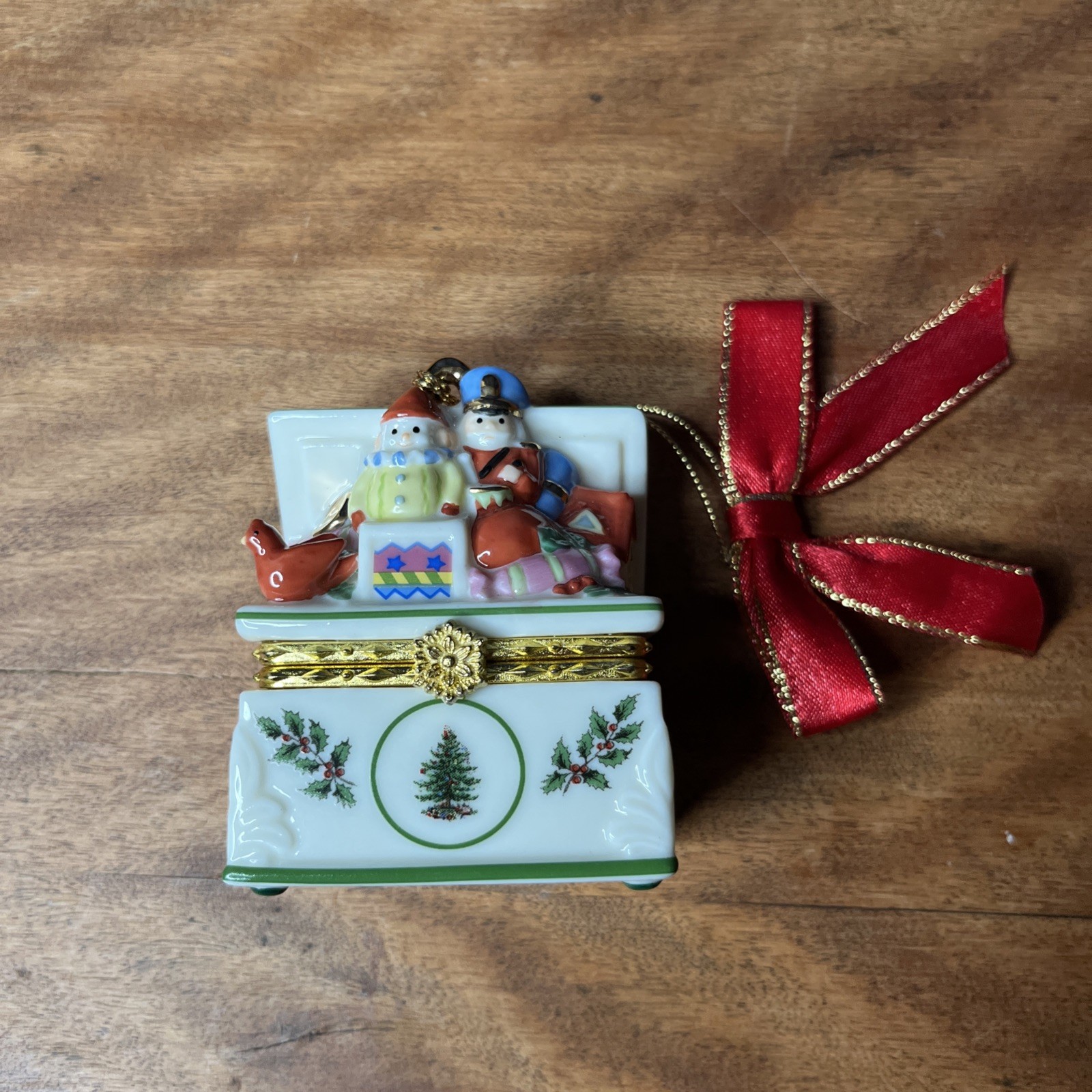 Spode Christmas Tree Ornament Hinged Toy Chest Box