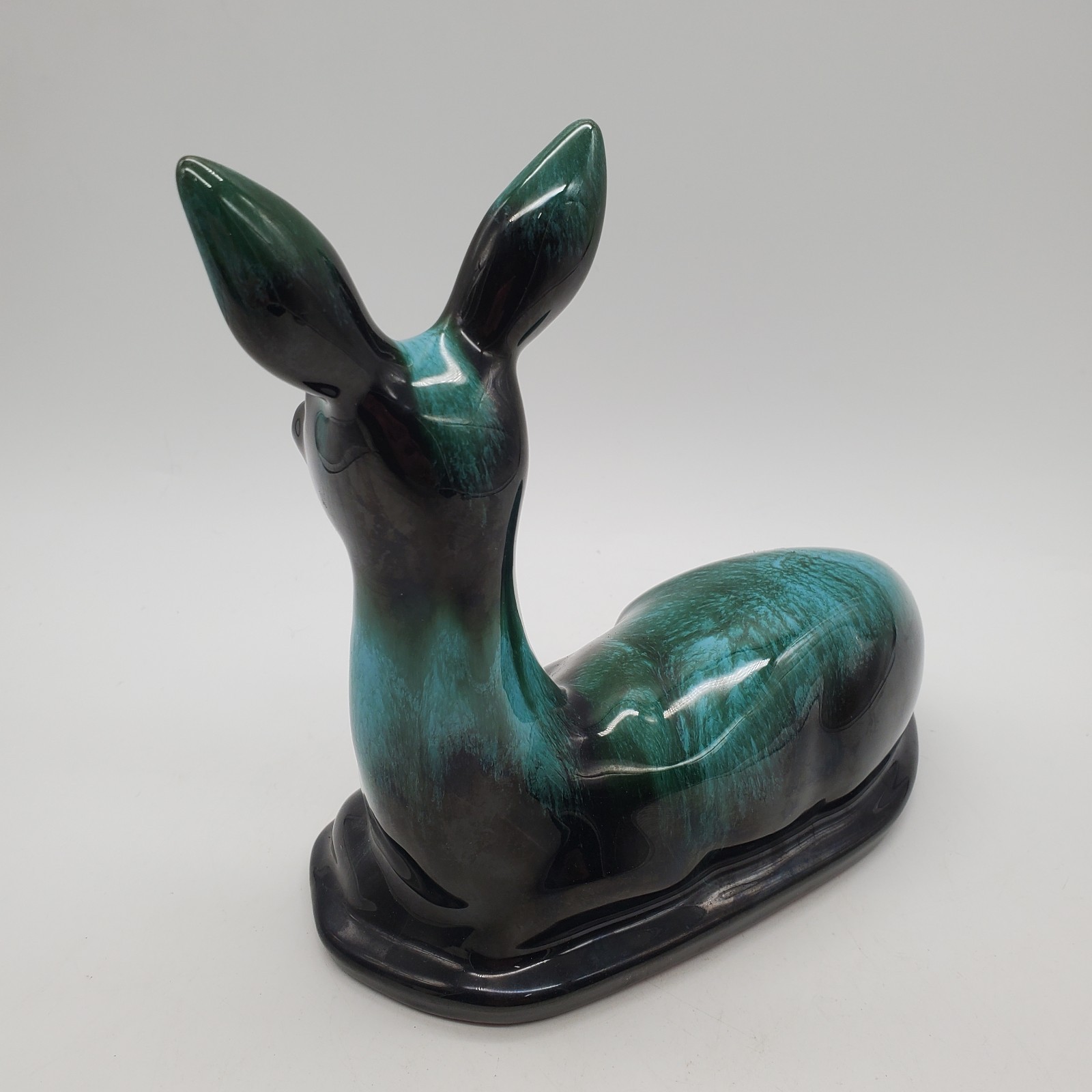 Vintage Blue Mountain Pottery DOE DEER Laying Down Figurine Drip Coloring