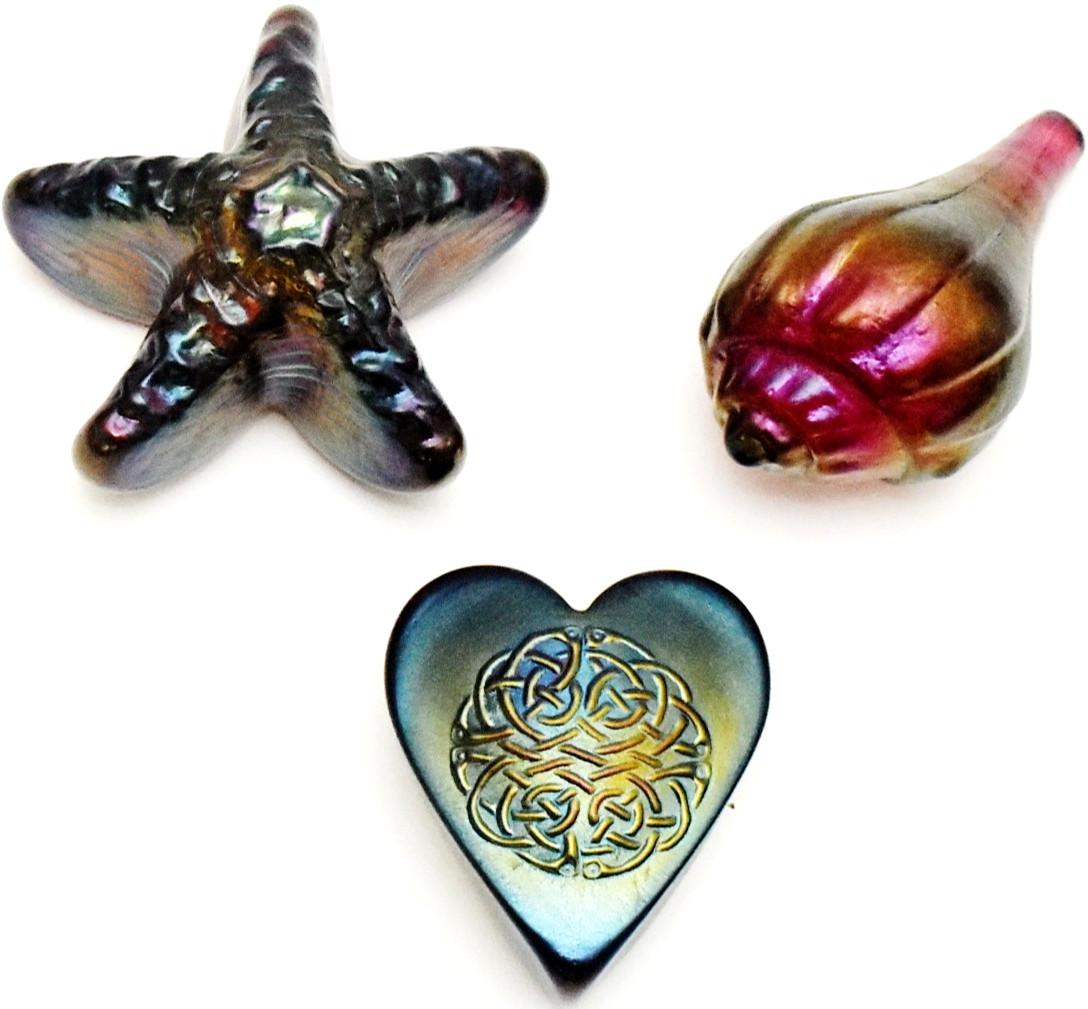Robert Held Set Of 3 Art Glass Paperweight 2 Seashells & 1 Heart w/Stickers
