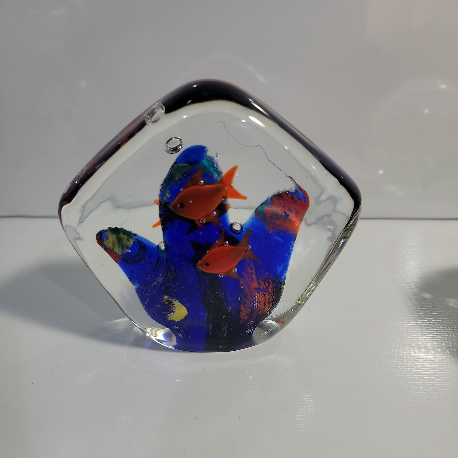 Art Glass Paper Weight Fish Tank Pre Owned 4.5″ T