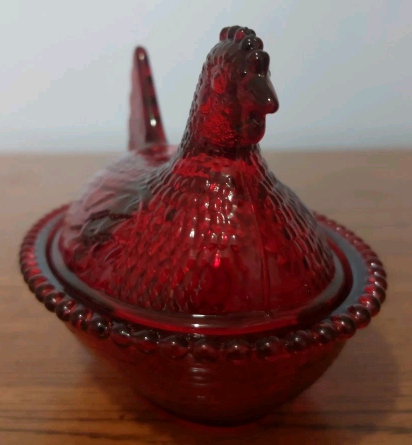 Red Hen On Nest Glass Candy Dish 3 1/2 T x4 3/4 L NEW