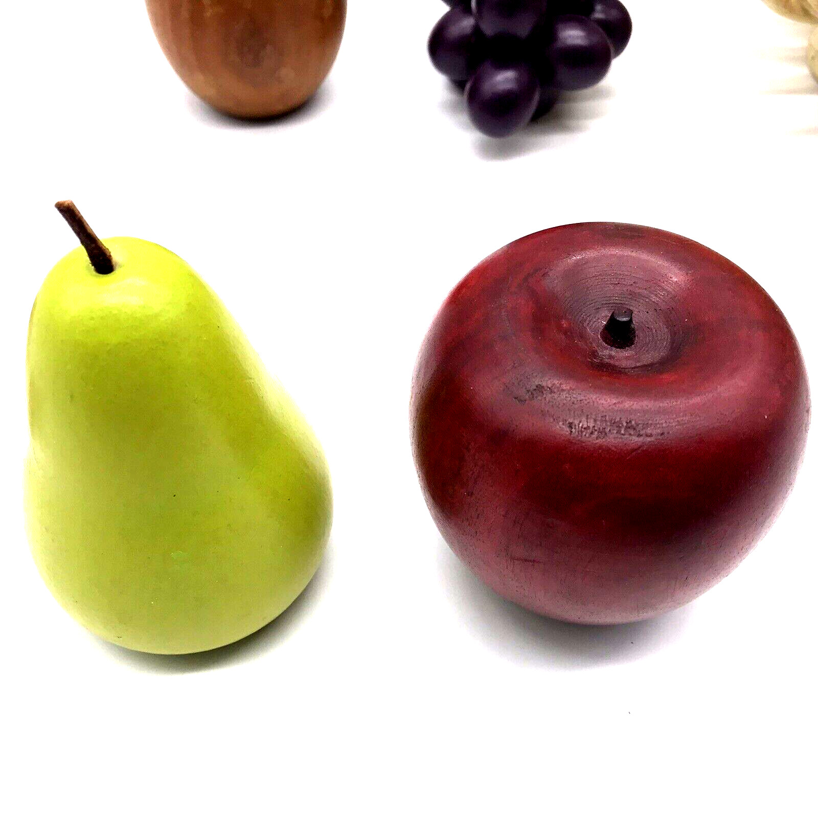 Round Woven Latticed Ceramic Fruit Bread Basket Bowl 10.5in with Wooden Fruit