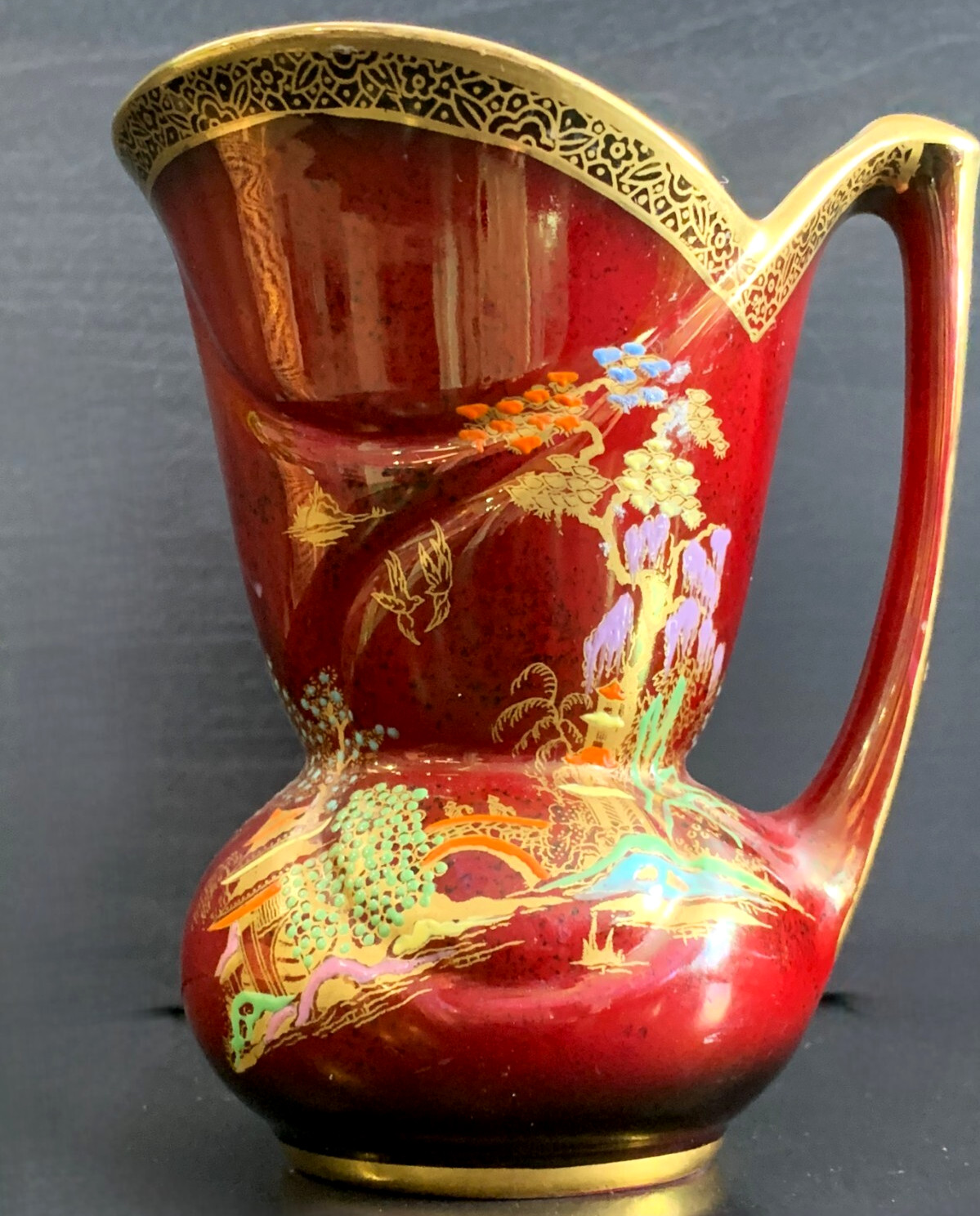 CROWN DEVON Fieldings – 900 Rouge Royale TEMPLE GARDENS JUG VASE 13cm Lustreware