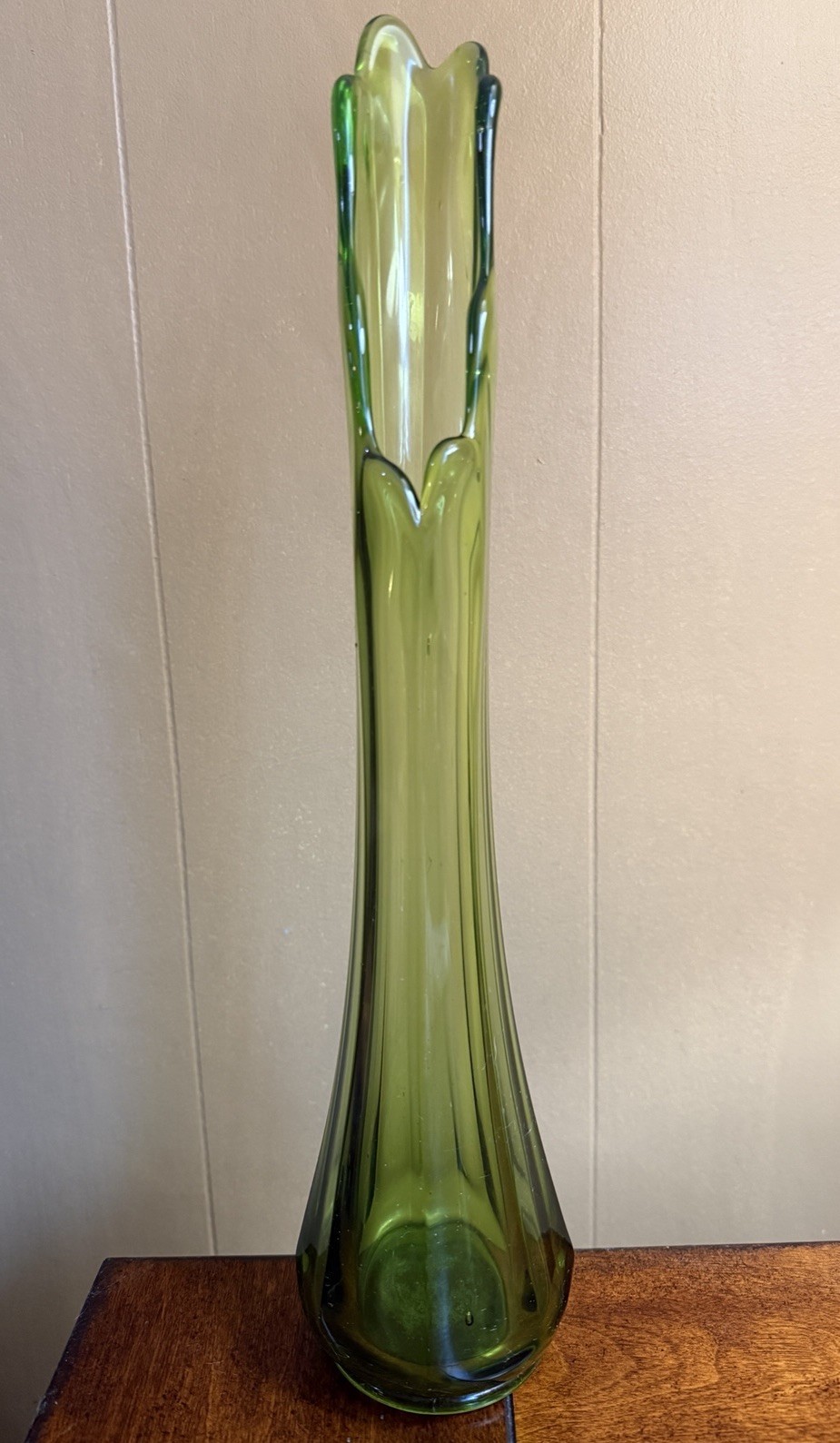 LE Smith Broken Column Swung Vase Avocado Green 16.25 in Tall MCM Glass