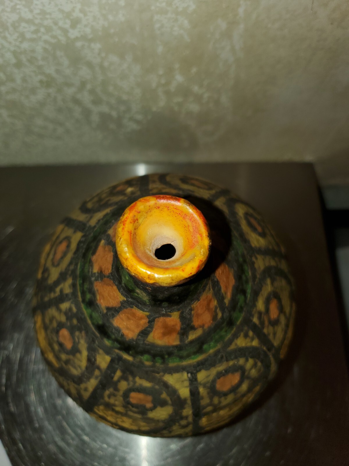 STUNNING! VINTAGE ITALY ART POTTERY ORANGE YELLOW GREEN BLACK 8″ VASE. AS IS!