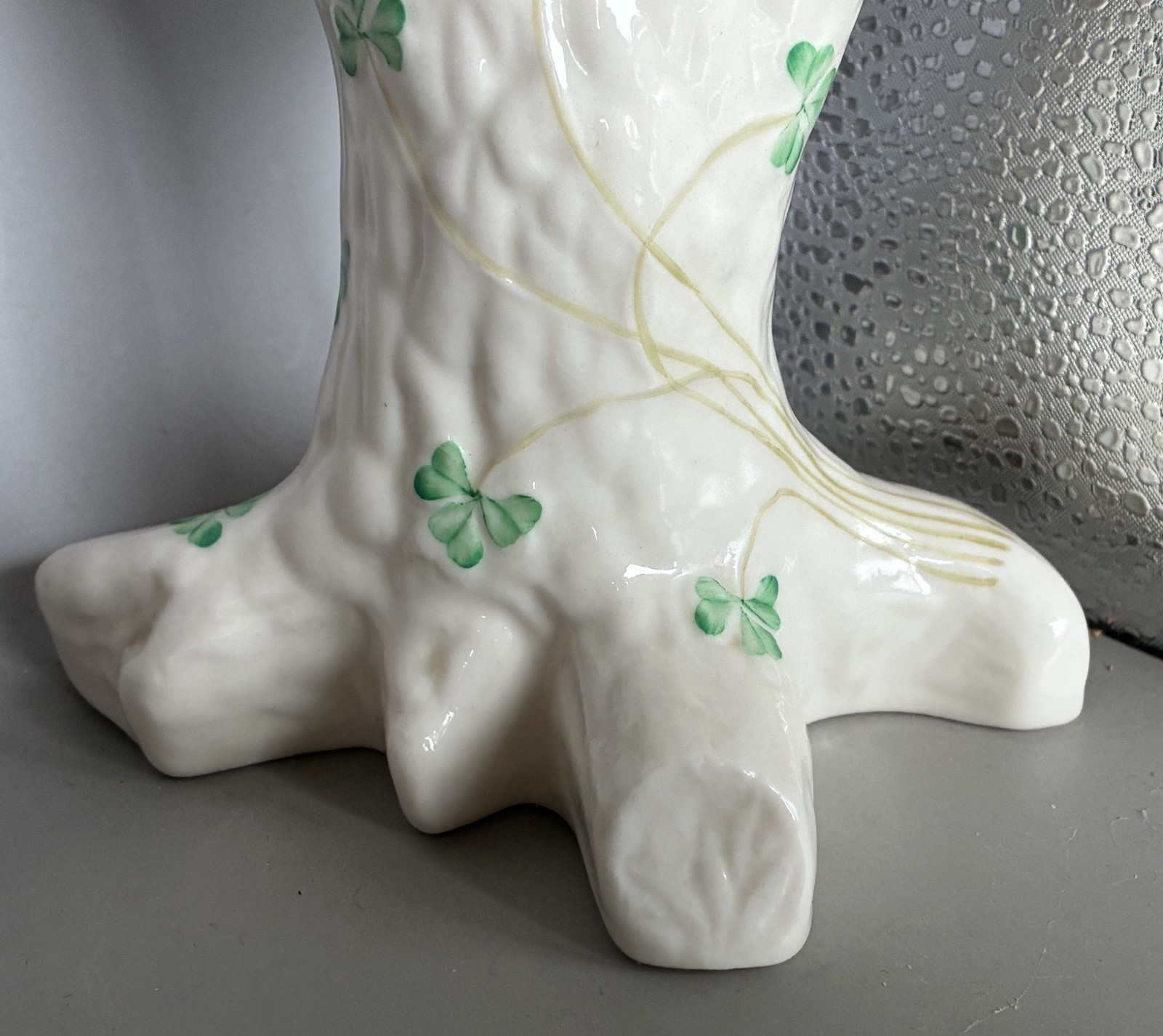 Shamrock 3 Branch Tree Trunk Vase by Belleek Pottery – 3rd Green Mark