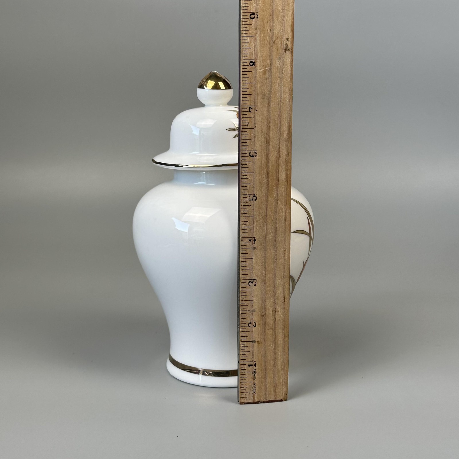 Fine China Ginger Jar Urn Lidded Porcelain Vase Gold Trim Iris Floral Gold Japan