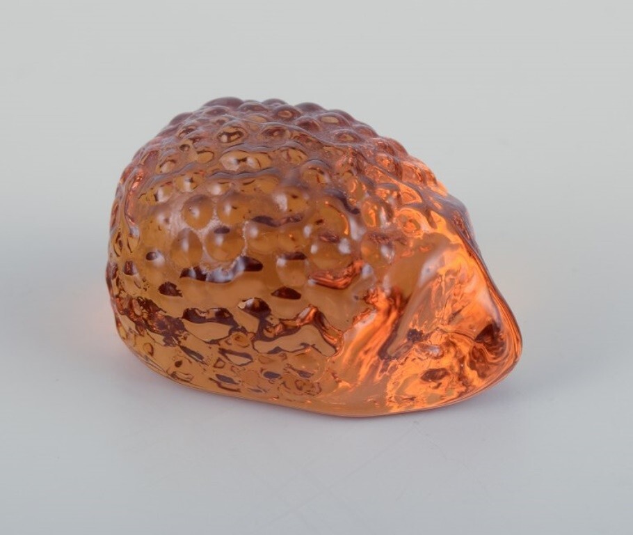 Three hedgehogs in art glass and metal. From the late 1970s to early 1980s.
