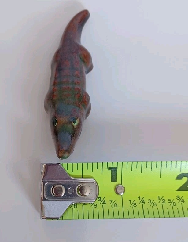 VINTAGE CLAY POTTERY ALLIGATOR FIGURINE WITH METAL LOOP FOR HANGING 2.25″ (L)