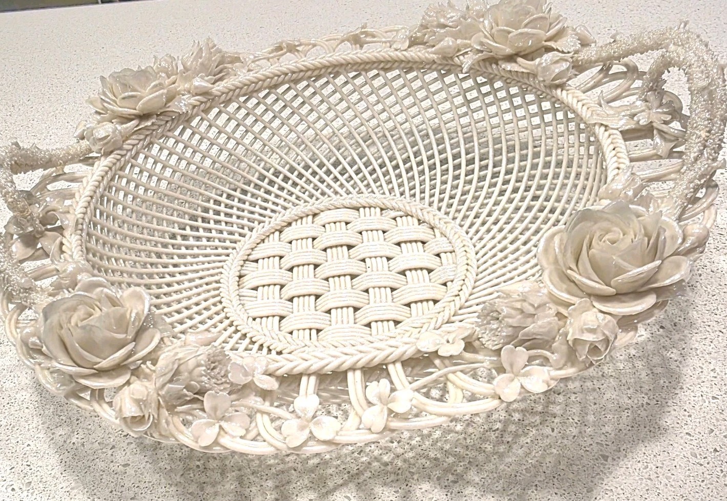 1890-1920 BELLEEK Co Fermanagh Ireland – Marked Basket 2nd Period 2/3 Strand