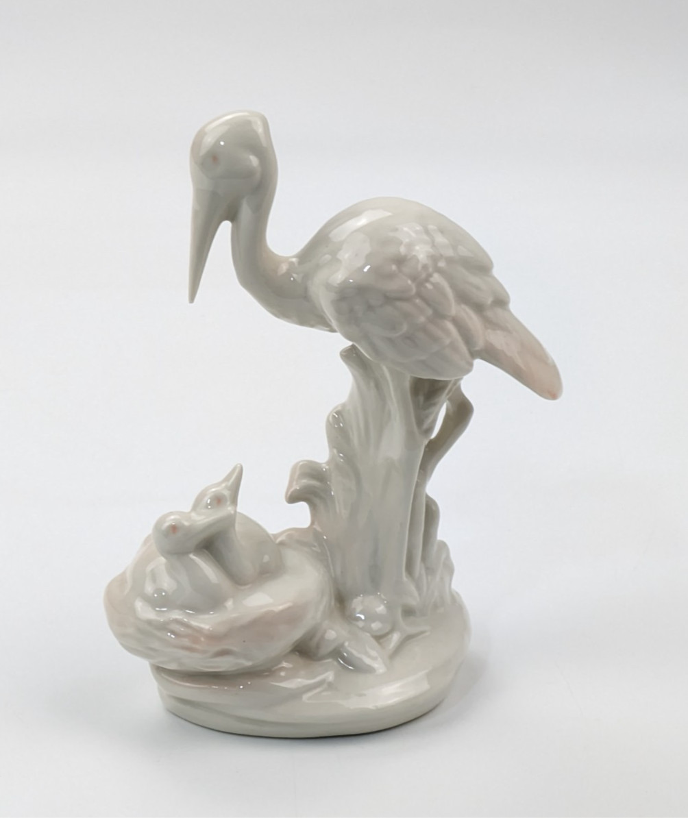 Vintage Signed Heron Crane Porcelain Figurine w/Babies in Nest 6″ Tall