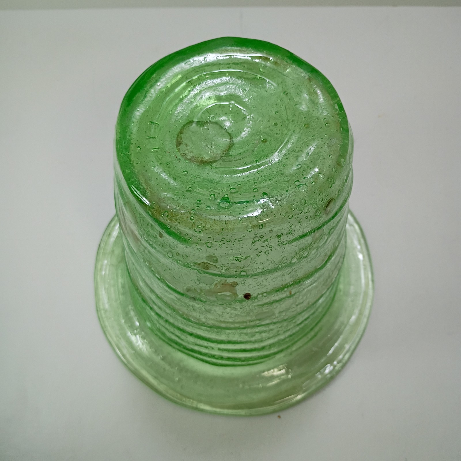 7″ Consolidated Catalonian Hat Shaped Uranium Wavy Vase Lots Of Bubbles GLOWS”