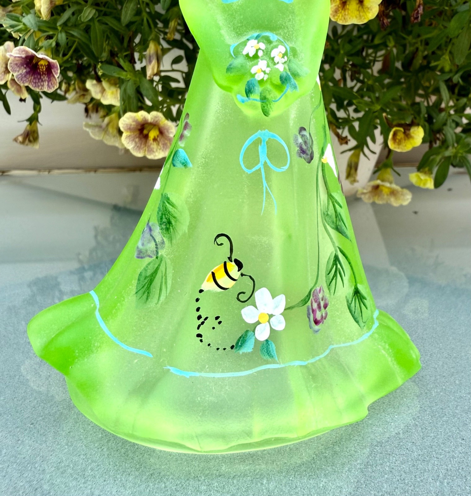 SCARCE Fenton**KEY LIME “RASPBERRY/ BEE” BRIDESMAID DOLL**VIP 2009…L Everson