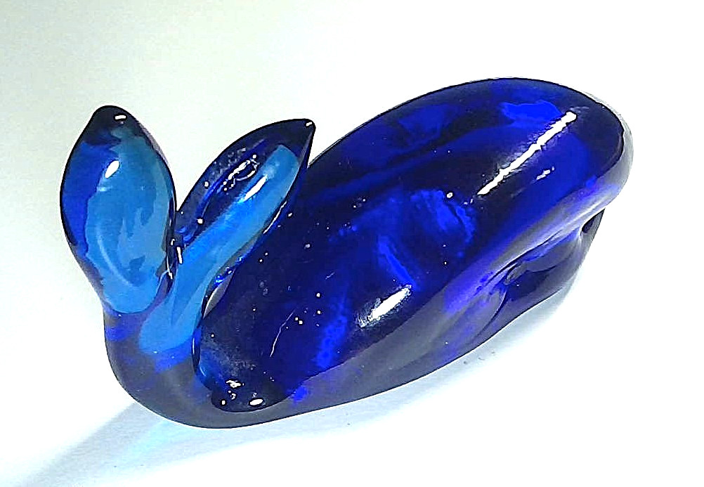 Viking Glass 5″ Cobalt Blue Whale Figurine Paperweight